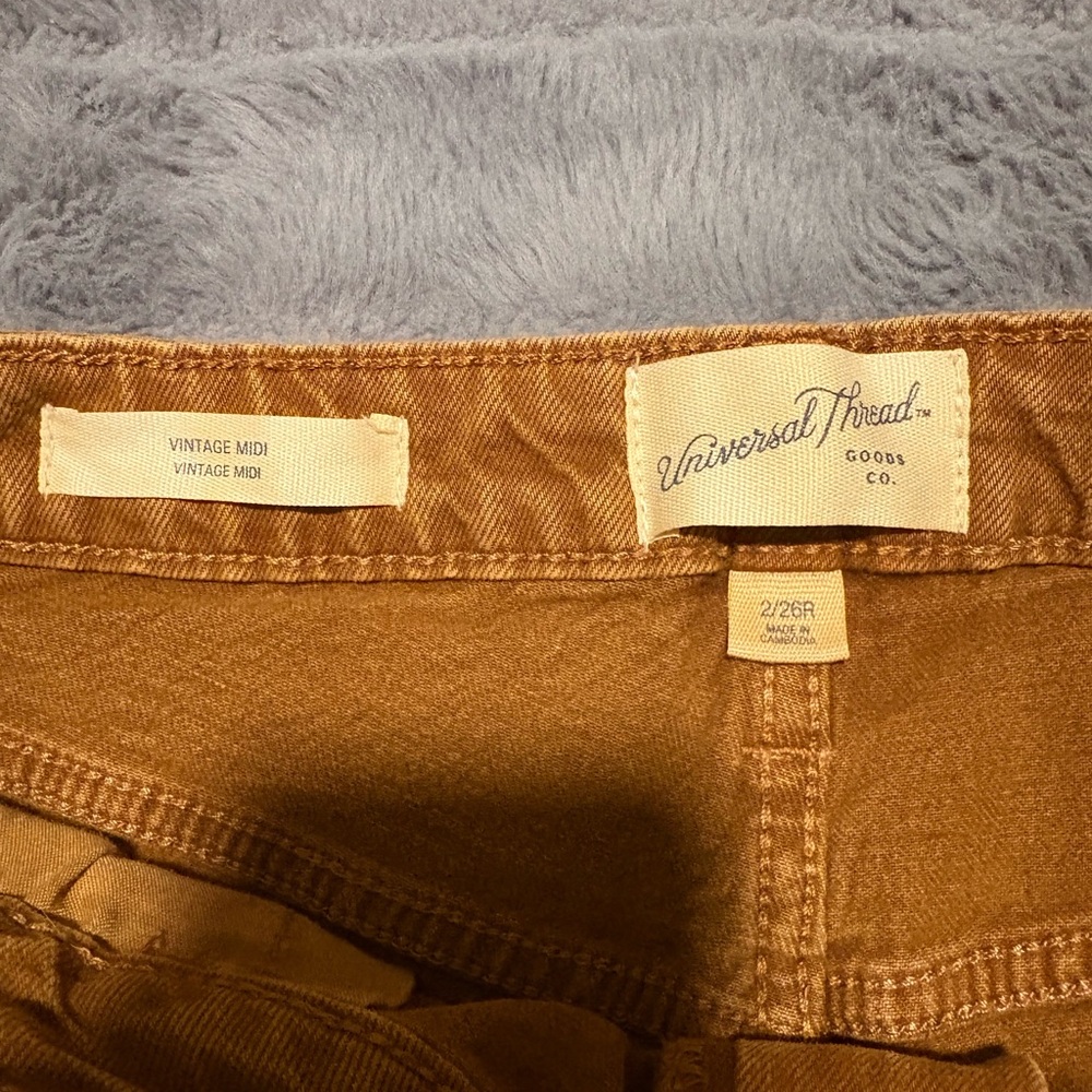 Universal Thread Brown Jean Shorts - Picture 4 of 5